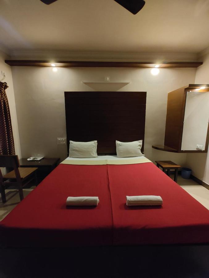 Vyavahar Lodge Удипи Экстерьер фото